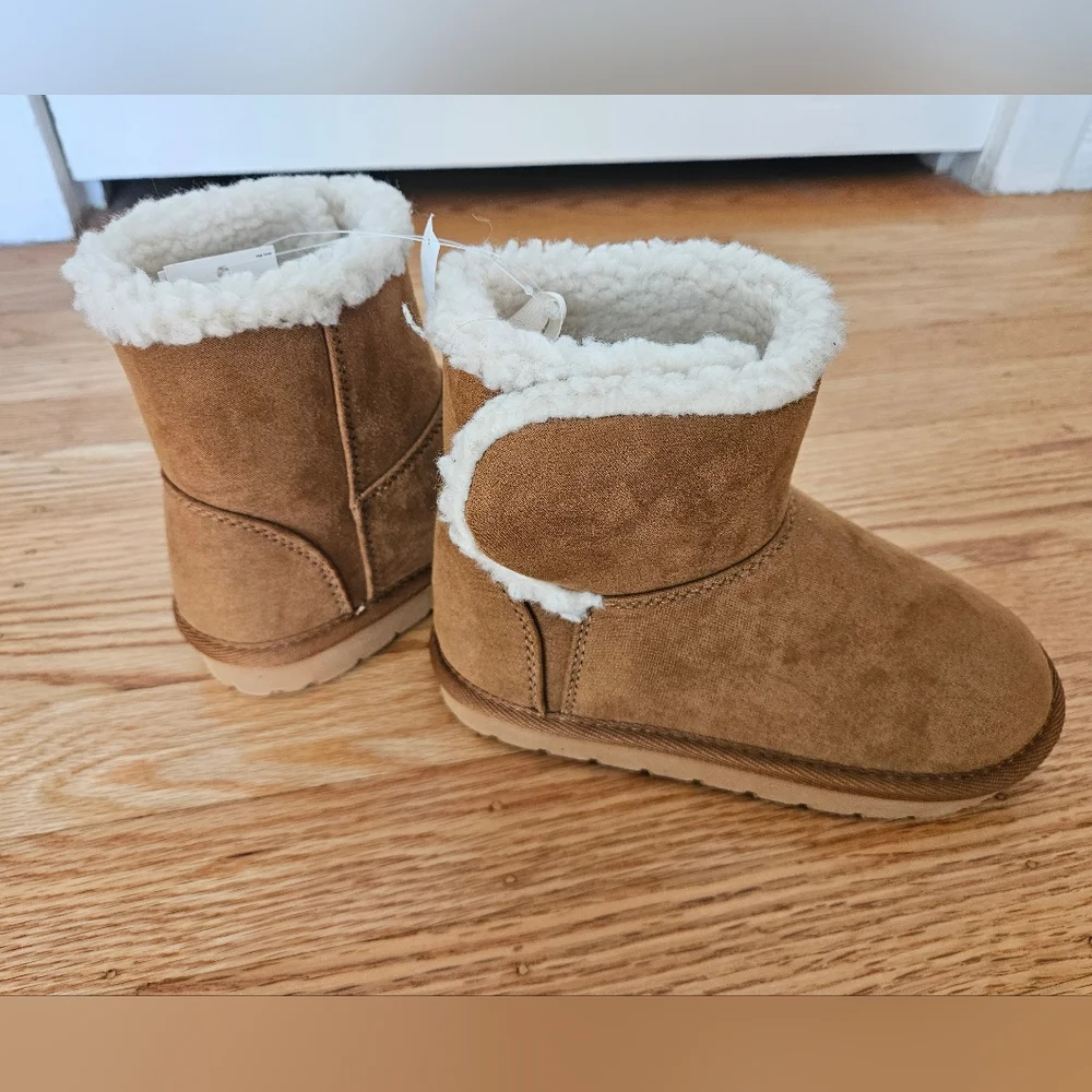 NWT GAP Sherpa Lined Boots Size 13